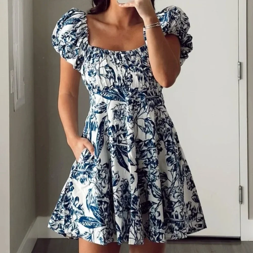 Abercrombie Ruched Puff Sleeve Blue Floral Print Mini Dress Size Medium NWT - Picture 1 of 16
